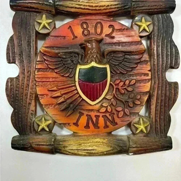 Set of 2  Napcoware vintage Inn wall plaques - Picture 3 of 9